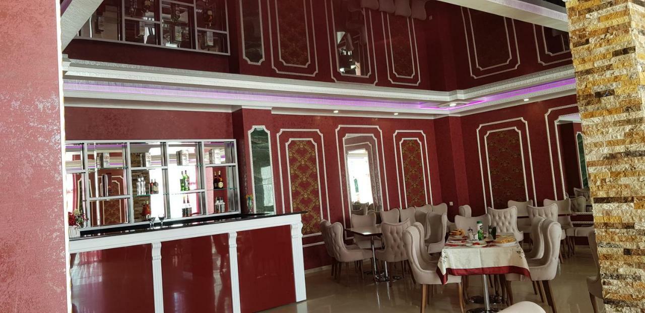 Eleganti Hotel Batumi Esterno foto