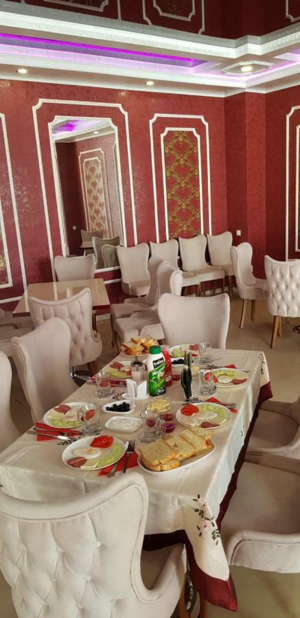 Eleganti Hotel Batumi Esterno foto