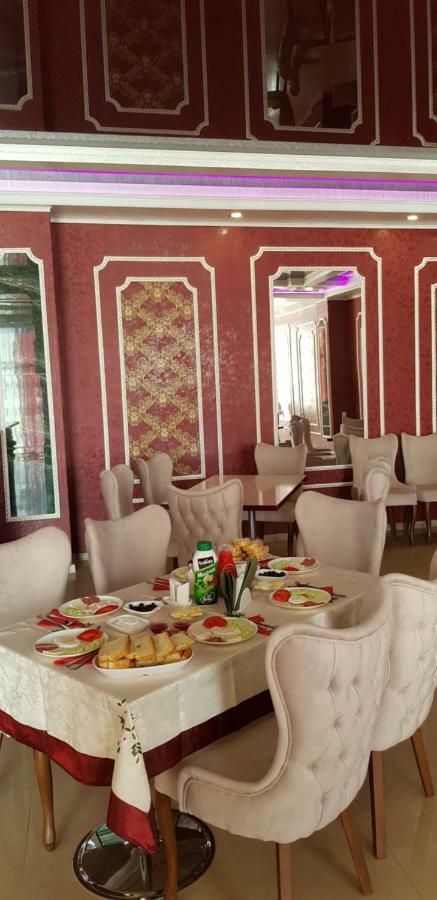 Eleganti Hotel Batumi Esterno foto