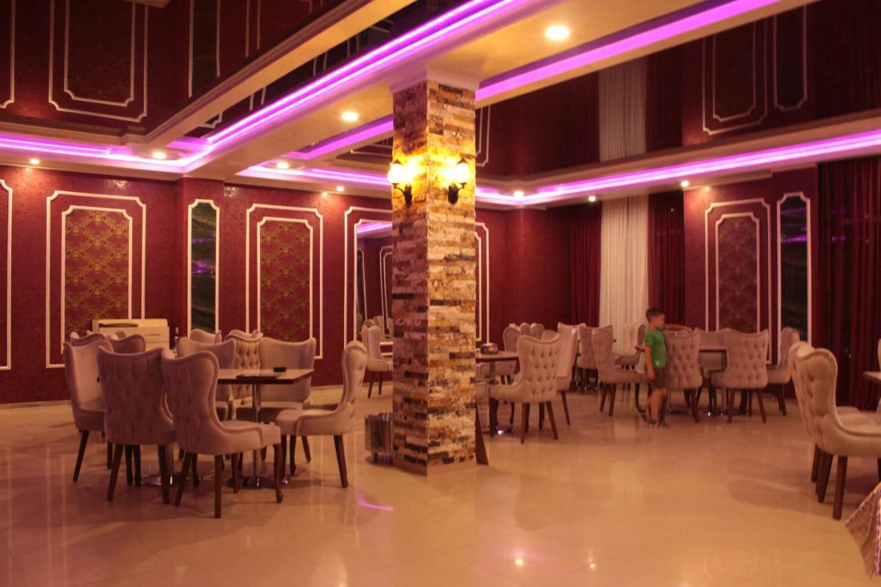 Eleganti Hotel Batumi Esterno foto