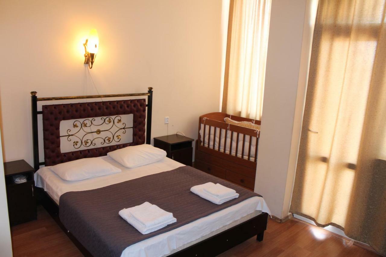 Eleganti Hotel Batumi Esterno foto