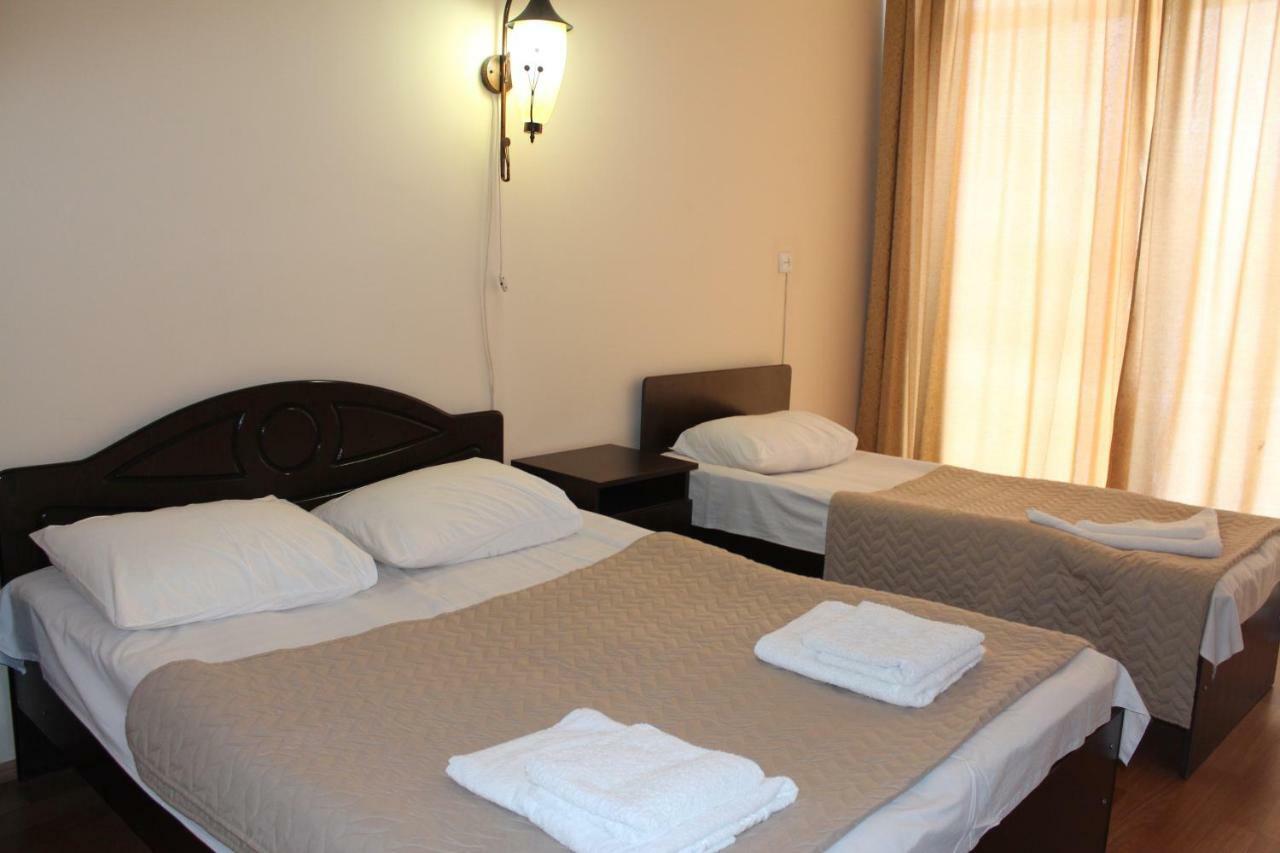 Eleganti Hotel Batumi Esterno foto
