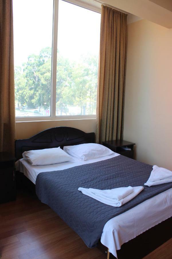 Eleganti Hotel Batumi Esterno foto
