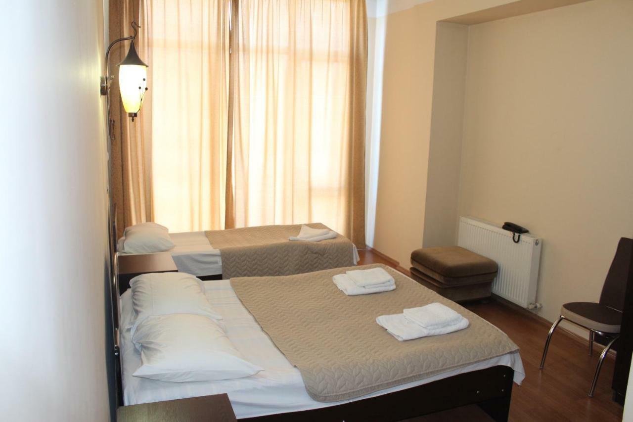 Eleganti Hotel Batumi Esterno foto